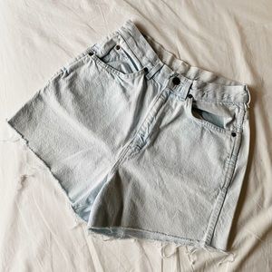 Vintage Chic Light Wash Cutoff Shorts